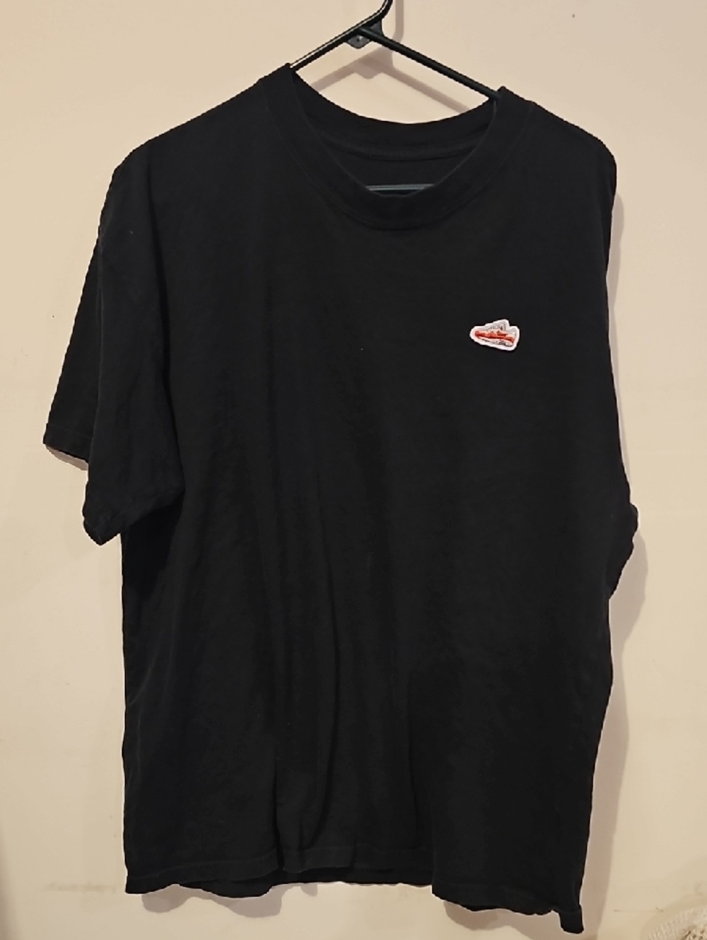 NIKE Mens Tshirt Sz Large Loose Fit!! Black And Red!!